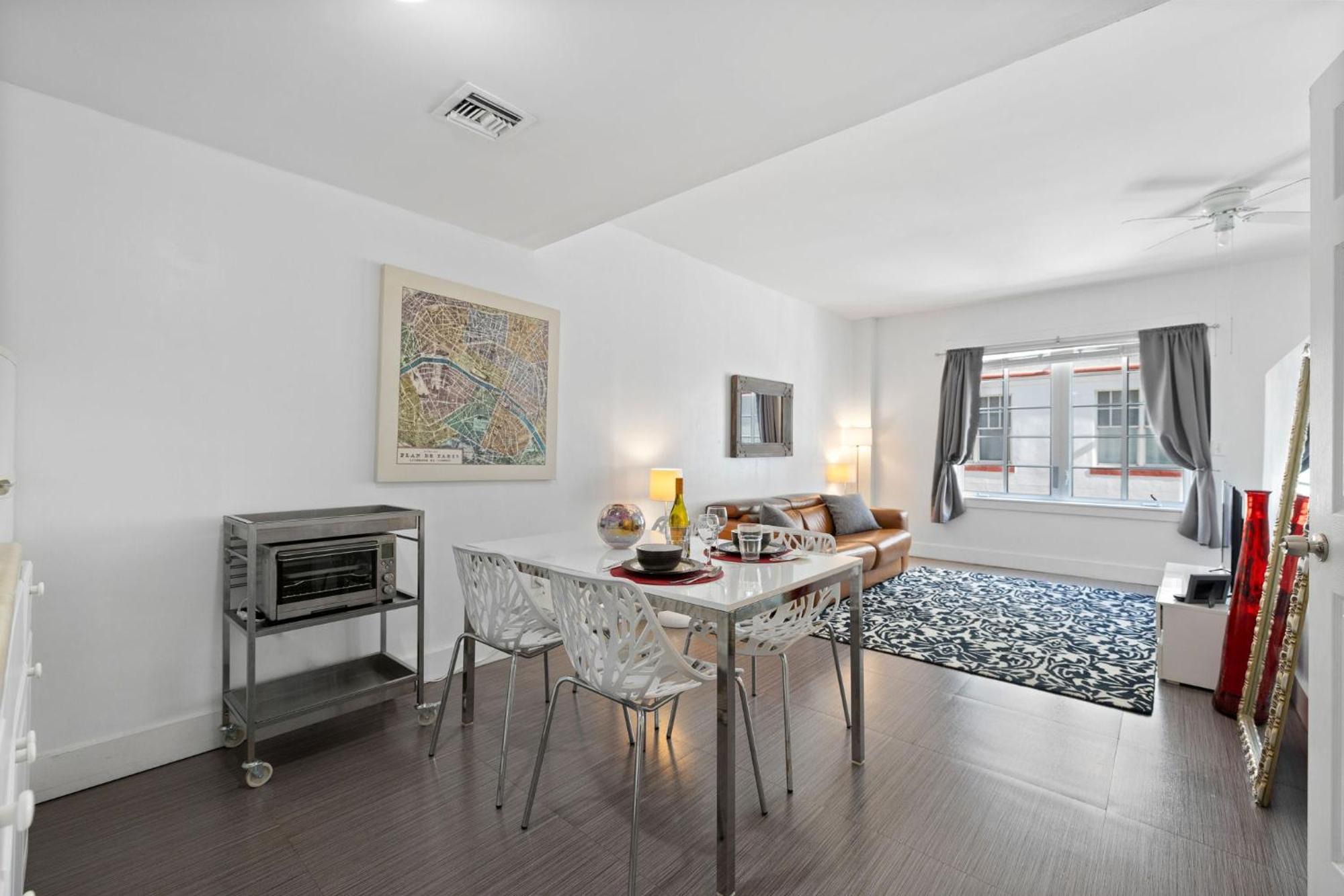 1 Bedroom - Ocean Drive & 6th Street.